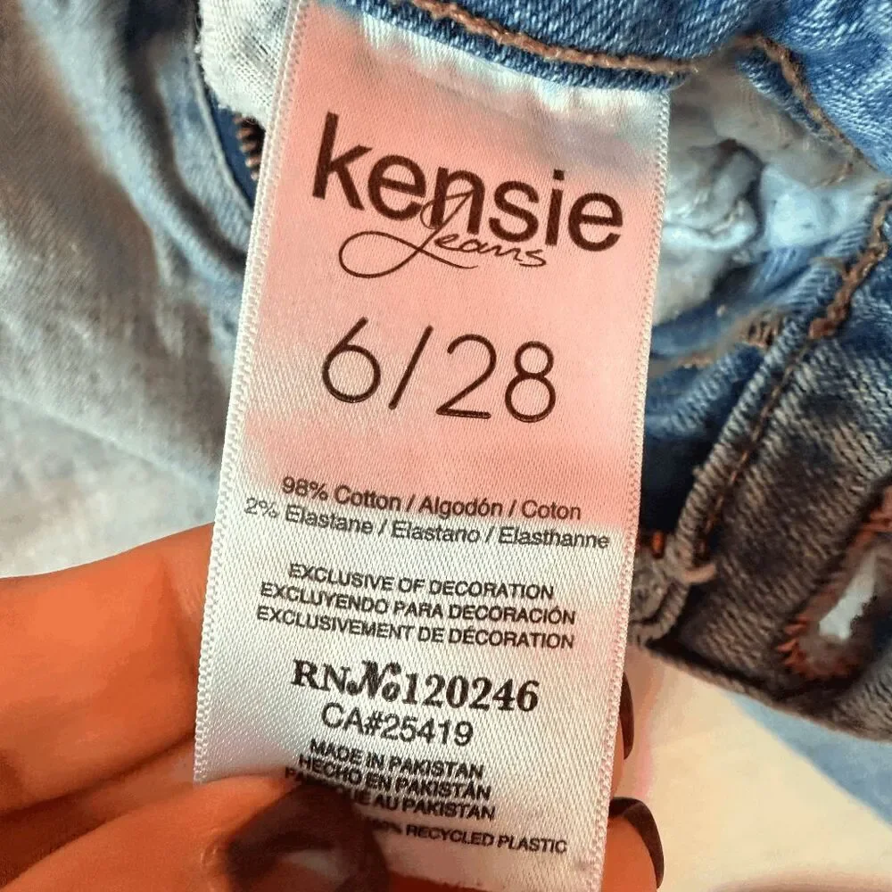 Kensie Long Shorts Distressed Denim Light Wash 6/28 Raw Hem Pockets Button Zip